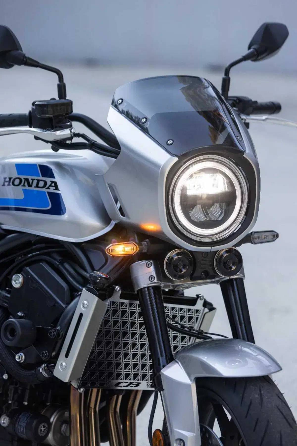 Honda CB1000F TEST: il mito degli anni '80 rivive in chiave moderna. Pregi e difetti [VIDEO E GALLERY] (42)