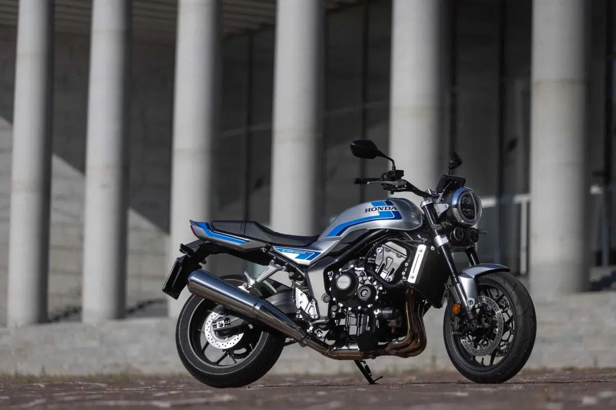 Honda CB1000F TEST: il mito degli anni '80 rivive in chiave moderna. Pregi e difetti [VIDEO E GALLERY] (50)