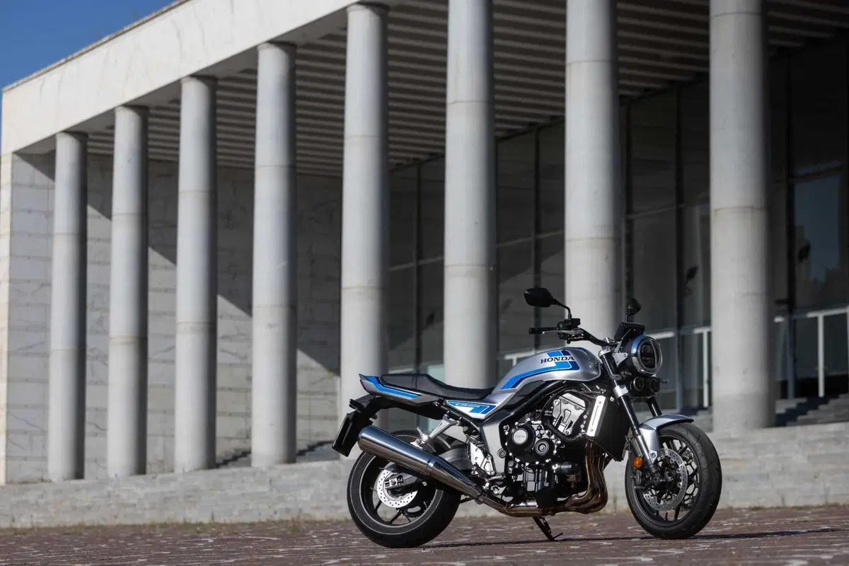 Honda CB1000F TEST: il mito degli anni '80 rivive in chiave moderna. Pregi e difetti [VIDEO E GALLERY] (52)