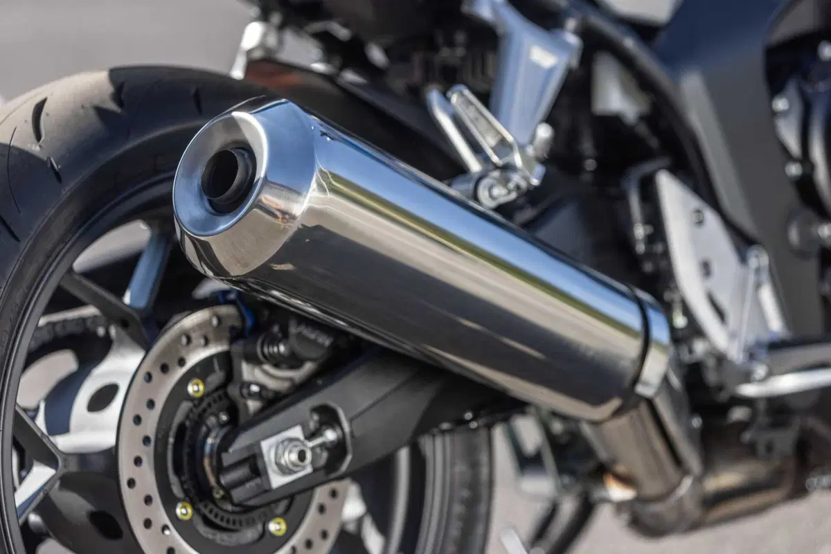Honda CB1000F TEST: il mito degli anni '80 rivive in chiave moderna. Pregi e difetti [VIDEO E GALLERY] (56)