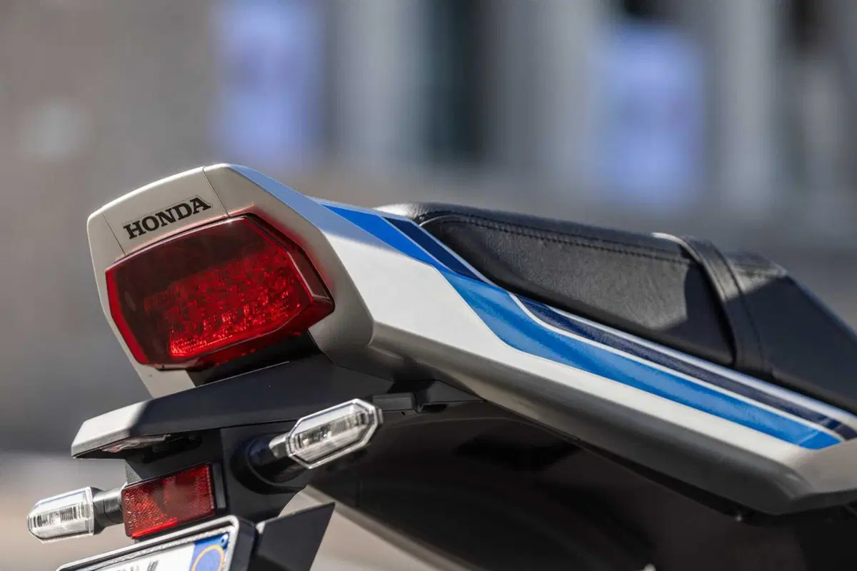 Honda CB1000F TEST: il mito degli anni '80 rivive in chiave moderna. Pregi e difetti [VIDEO E GALLERY] (70)