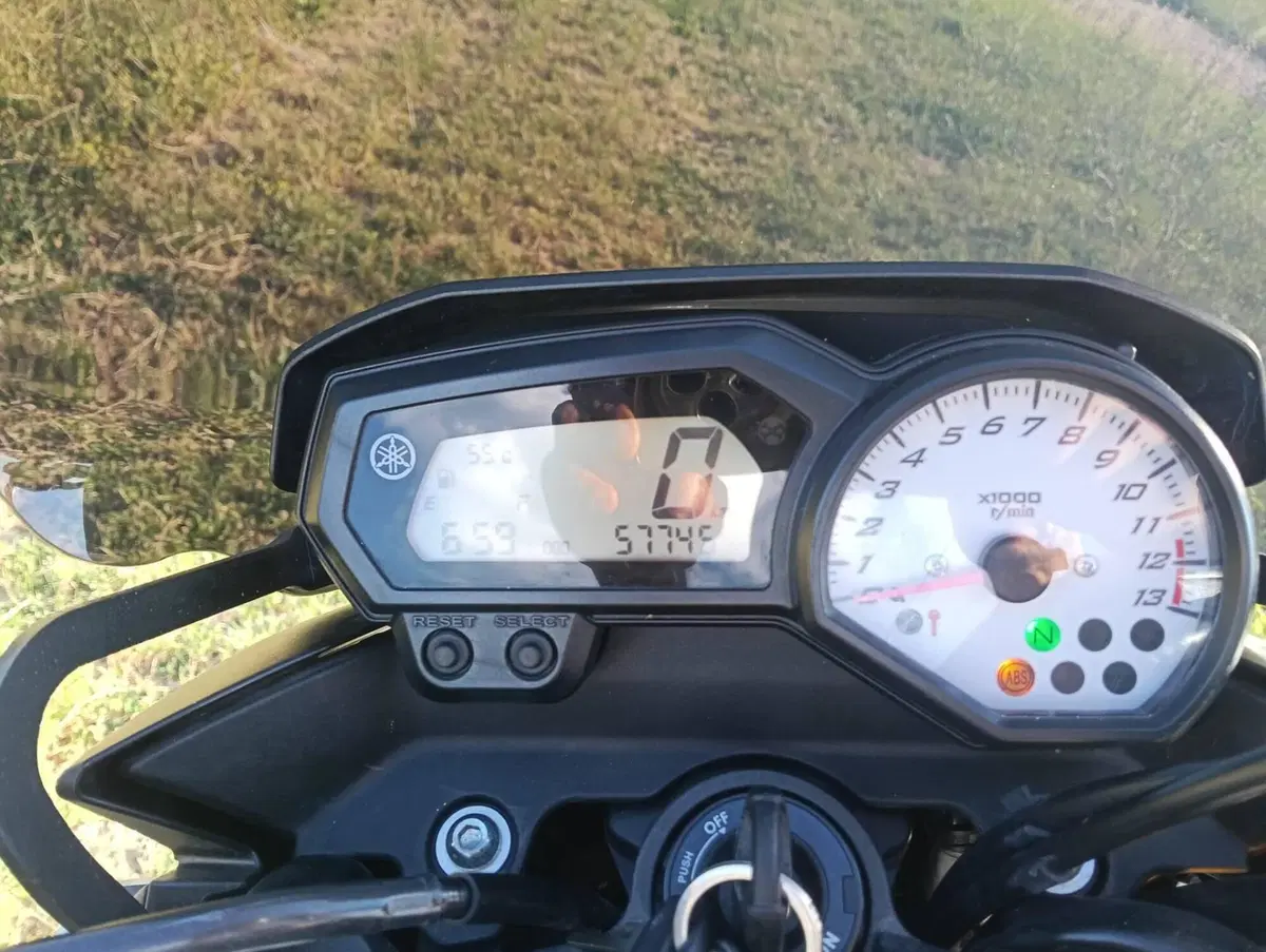 Yamaha FZ8 (2010 - 12) (2)