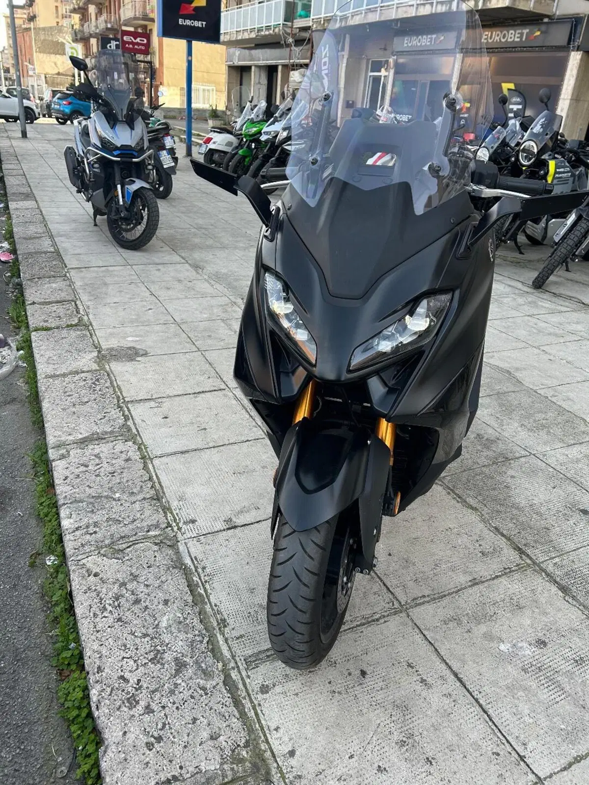 Yamaha T-Max 560 Tech Max (2022 - 24) (3)