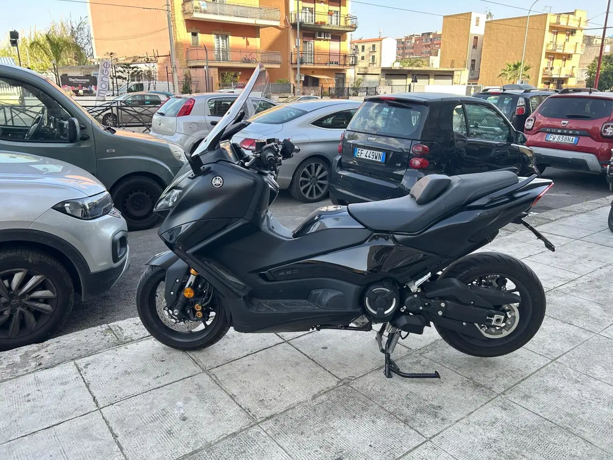 Yamaha T-Max 560 Tech Max (2022 - 24) (4)