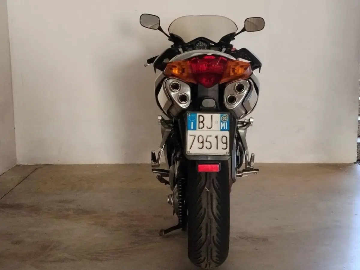 Honda VFR 800 (2002 - 05) (4)