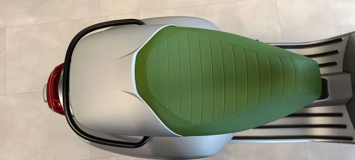 Vespa GTS 310 Edizione Ottantesimo (2026) (5)