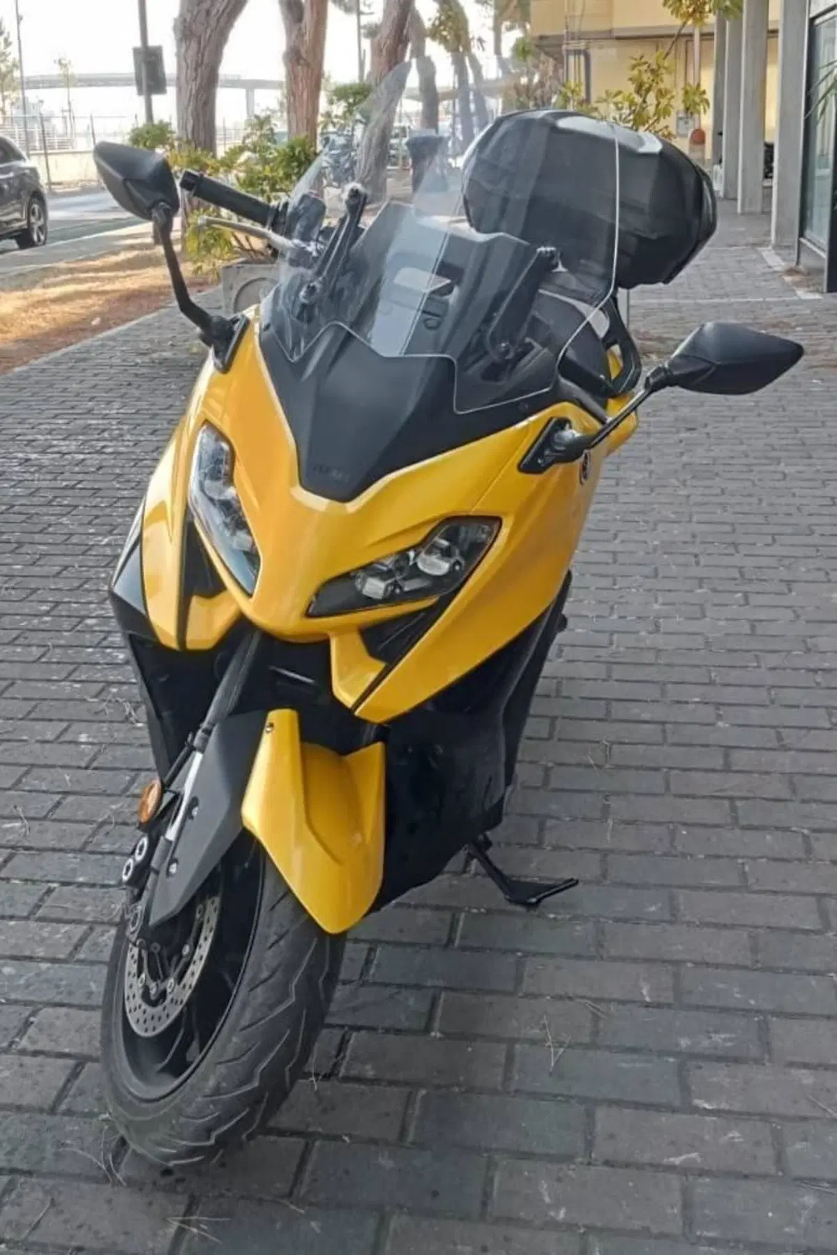 Yamaha T-Max 560 (2022 - 24) (3)
