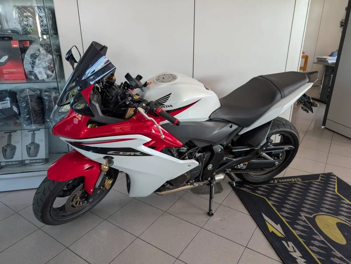 Honda CBR 600 F (2011 - 13) (4)