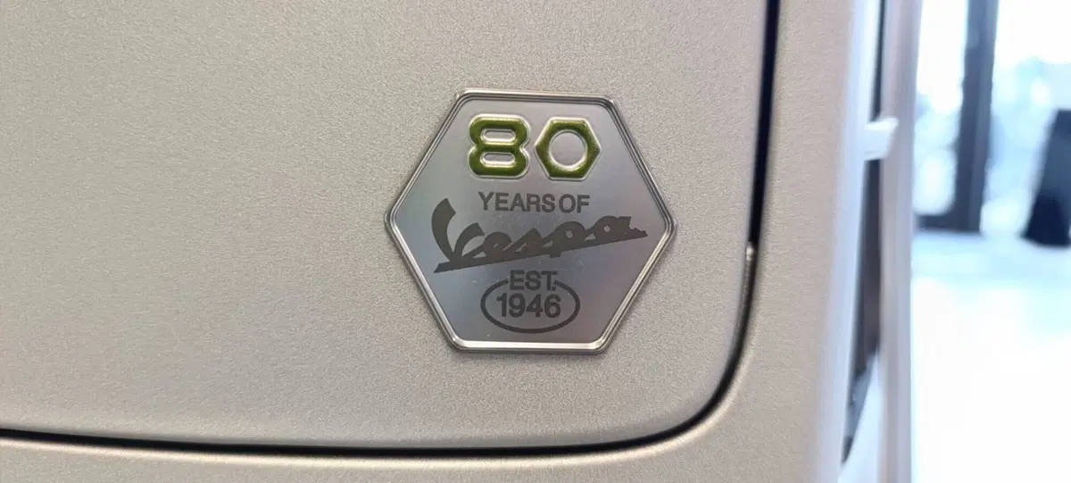 Vespa GTS 310 Edizione Ottantesimo (2026) (8)