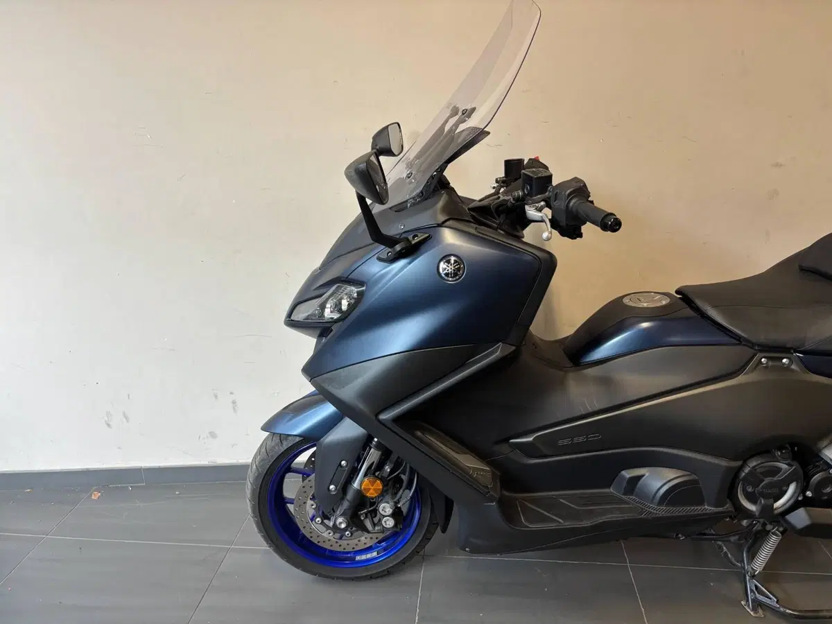 Yamaha T-Max 560 (2022 - 24) (2)