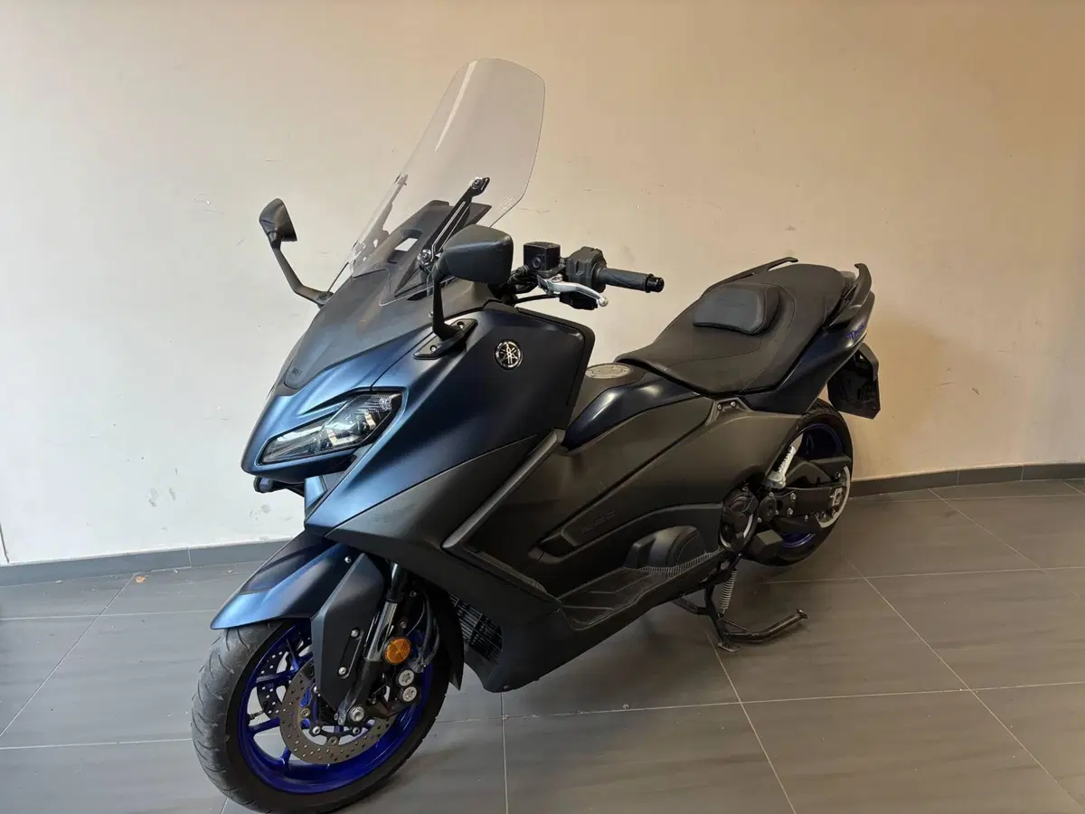 Yamaha T-Max 560 (2022 - 24) (5)