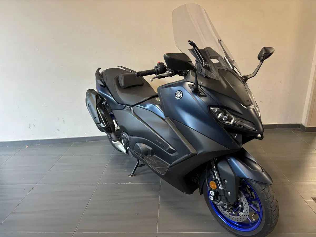 Yamaha T-Max 560 (2022 - 24) (6)