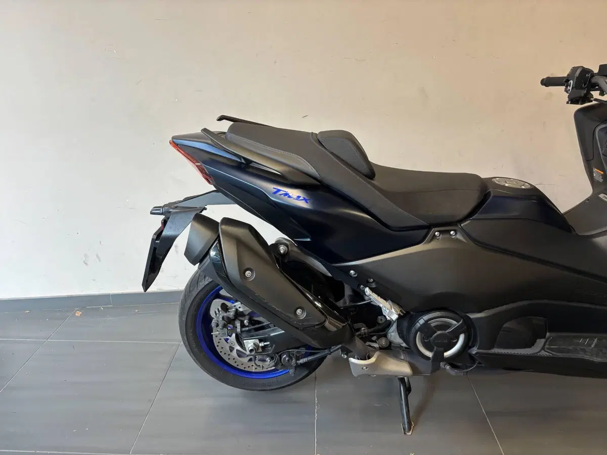 Yamaha T-Max 560 (2022 - 24) (8)