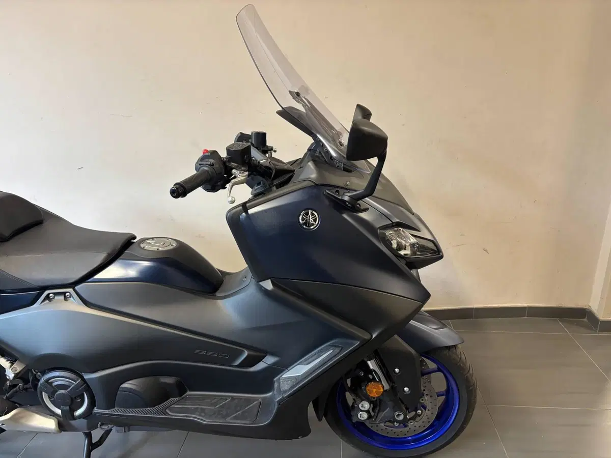 Yamaha T-Max 560 (2022 - 24) (9)