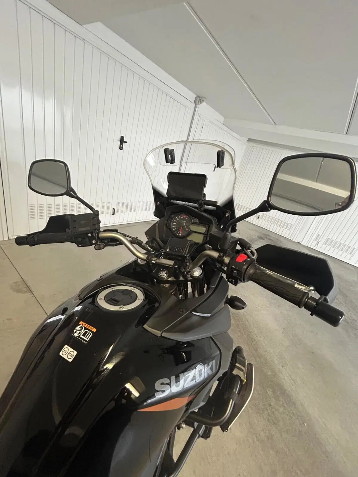 Suzuki V-Strom 650XT Explorer (2022 - 25) (14)
