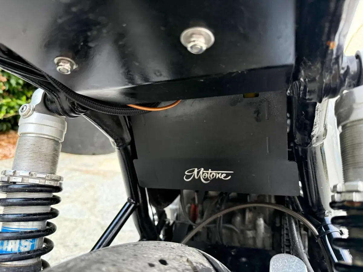 Triumph Thruxton 900 (2004 - 15) (2)