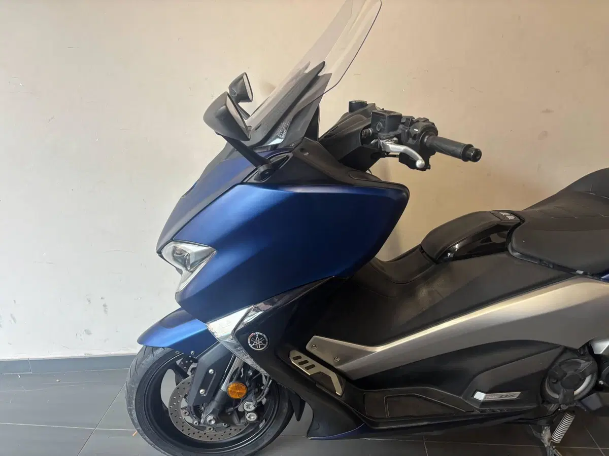 Yamaha T-Max 530 DX (2017 - 19) (2)