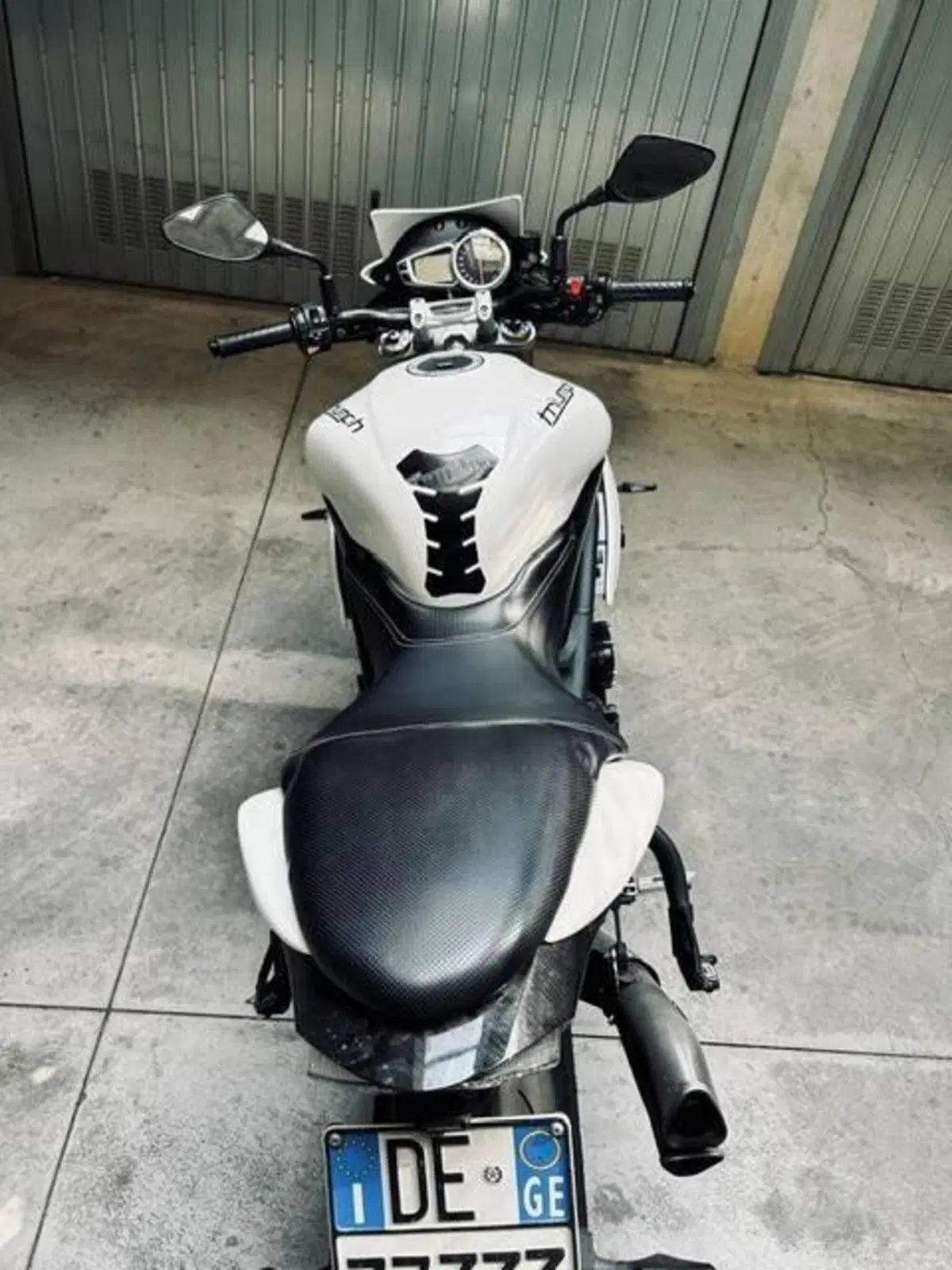 Triumph Speed Triple 1050 R ABS (2011 - 15) (5)