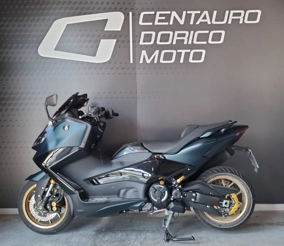 Yamaha T-Max 560 Tech Max (2022 - 24) (2)