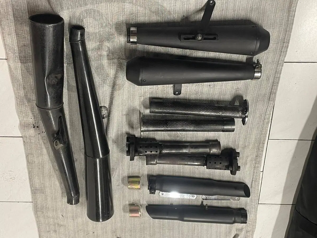 Scarichi Moto Guzzi Lario V65 (5)