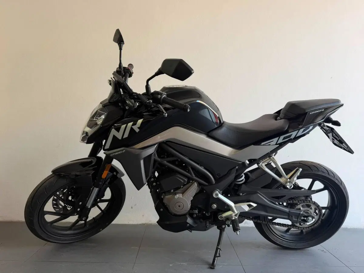 CFMOTO 300NK (2021 - 26) (4)