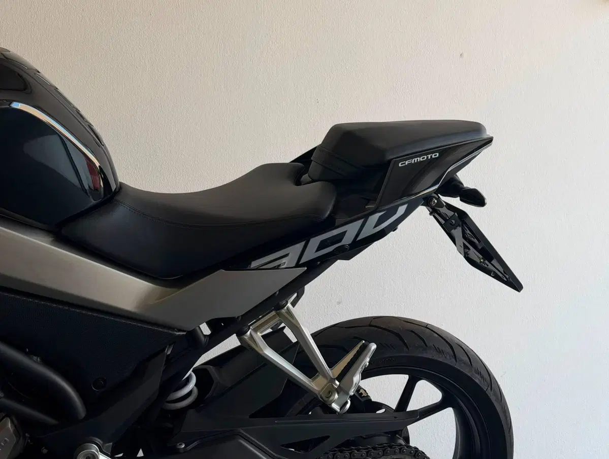 CFMOTO 300NK (2021 - 26) (6)