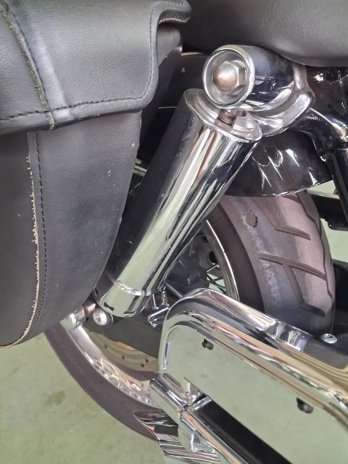Harley-Davidson 1584 Super Glide Custom (2008 - 13) - FXDC (4)