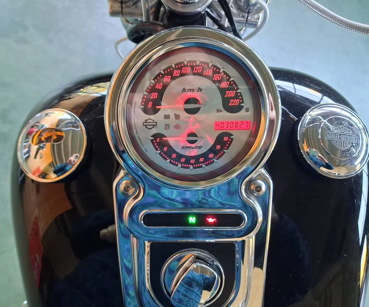 Harley-Davidson 1584 Super Glide Custom (2008 - 13) - FXDC (18)