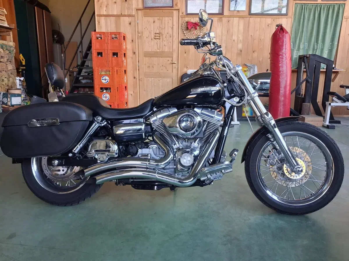 Harley-Davidson 1584 Super Glide Custom (2008 - 13) - FXDC (19)