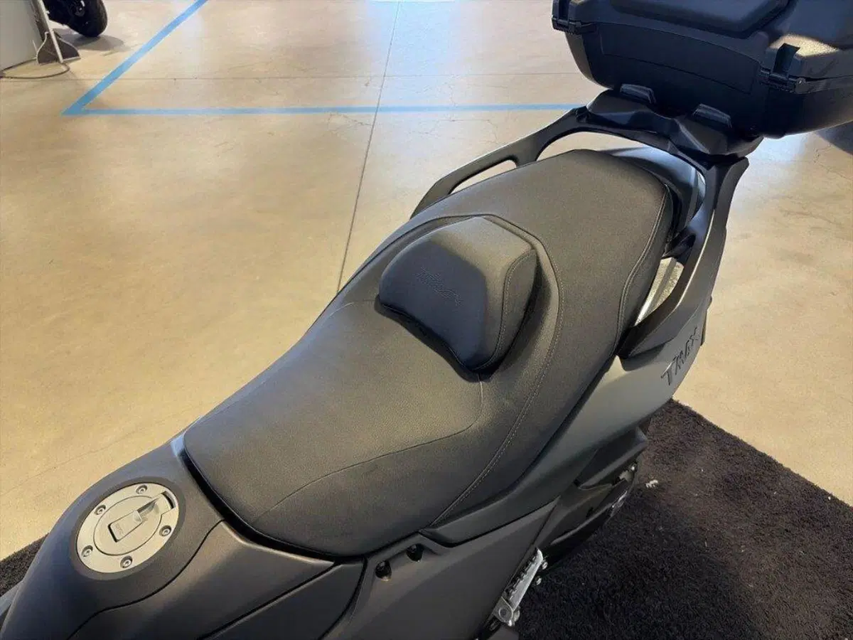 Yamaha T-Max 560 (2025 - 26) (5)