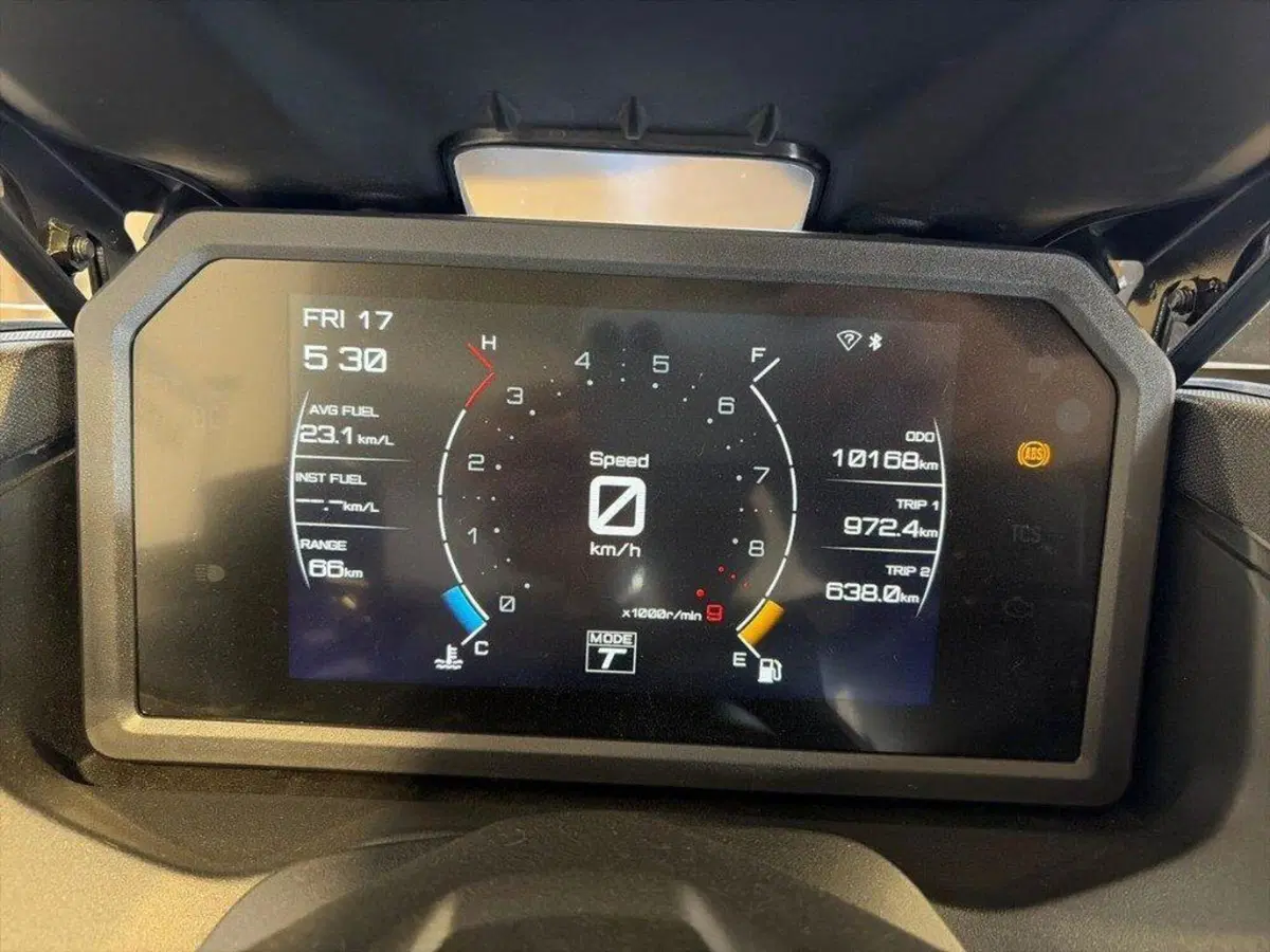 Yamaha T-Max 560 (2025 - 26) (6)