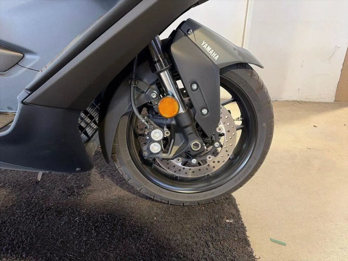 Yamaha T-Max 560 (2025 - 26) (8)