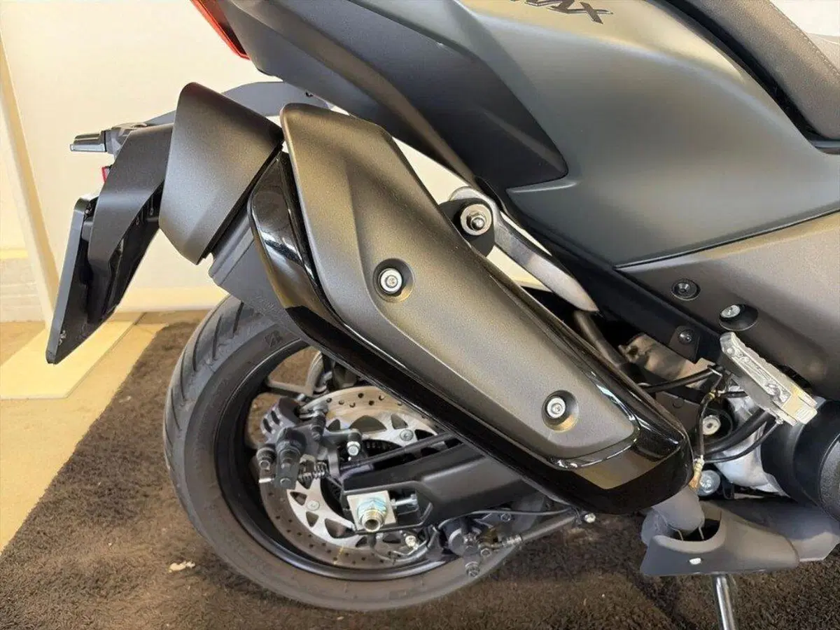 Yamaha T-Max 560 (2025 - 26) (10)