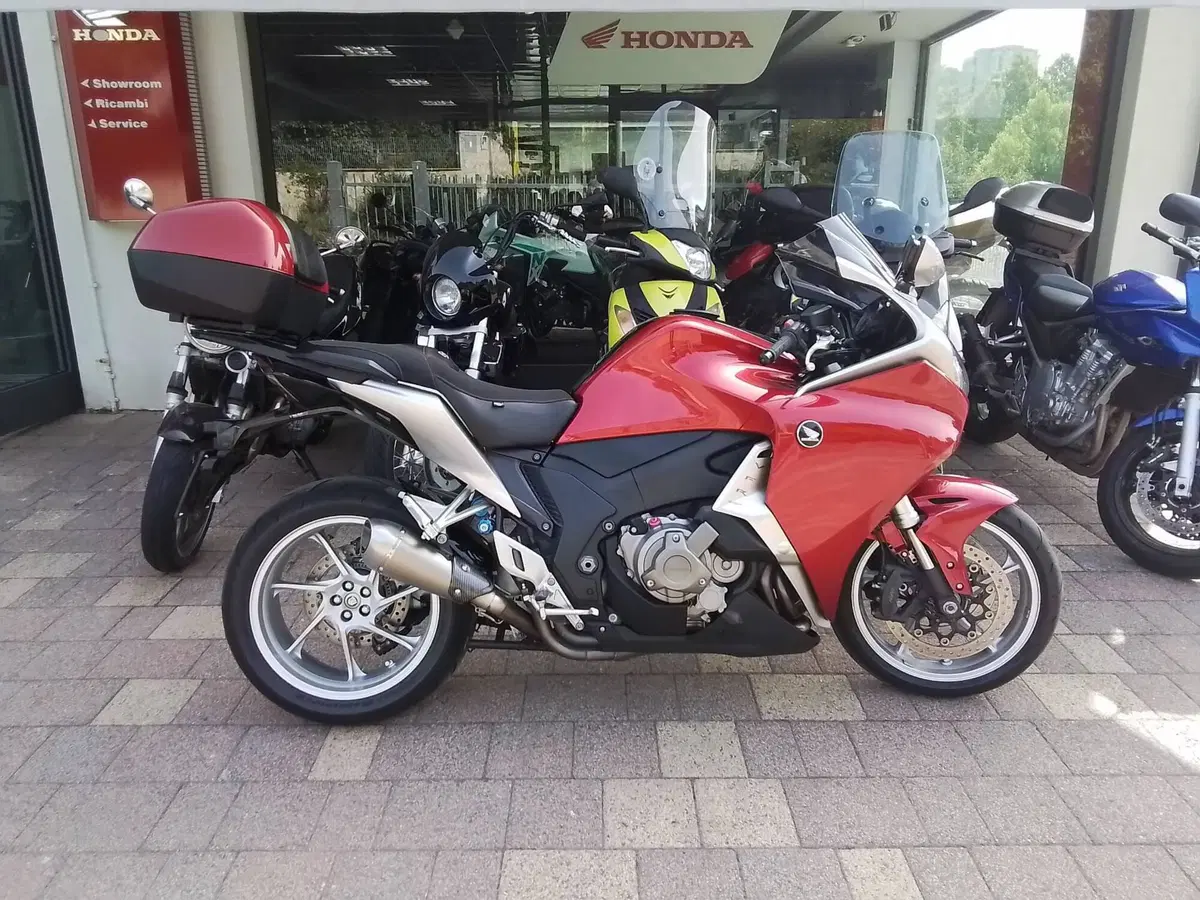 Honda VFR 1200 F DCT ABS (2010 - 16) (2)