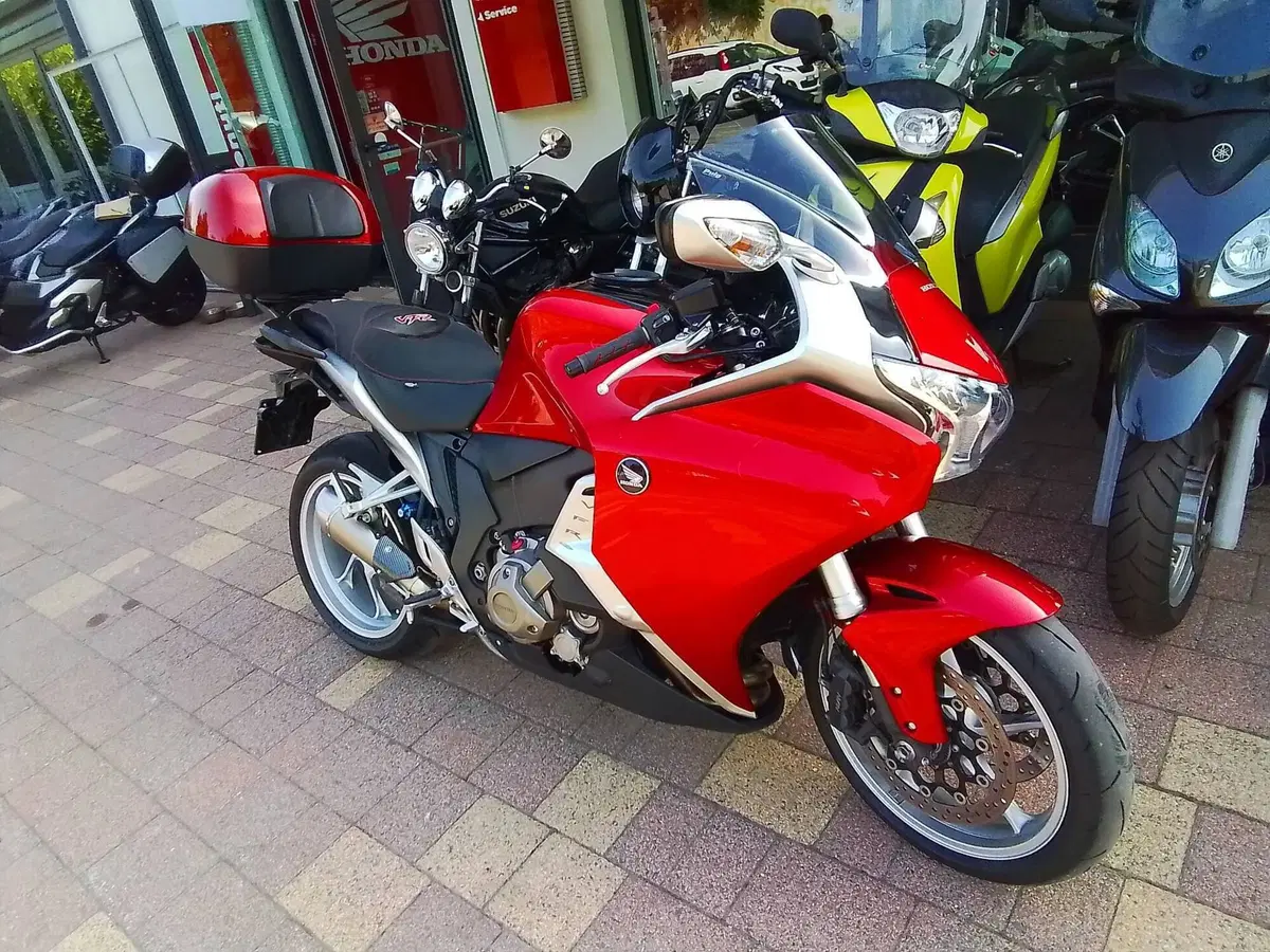 Honda VFR 1200 F DCT ABS (2010 - 16) (3)
