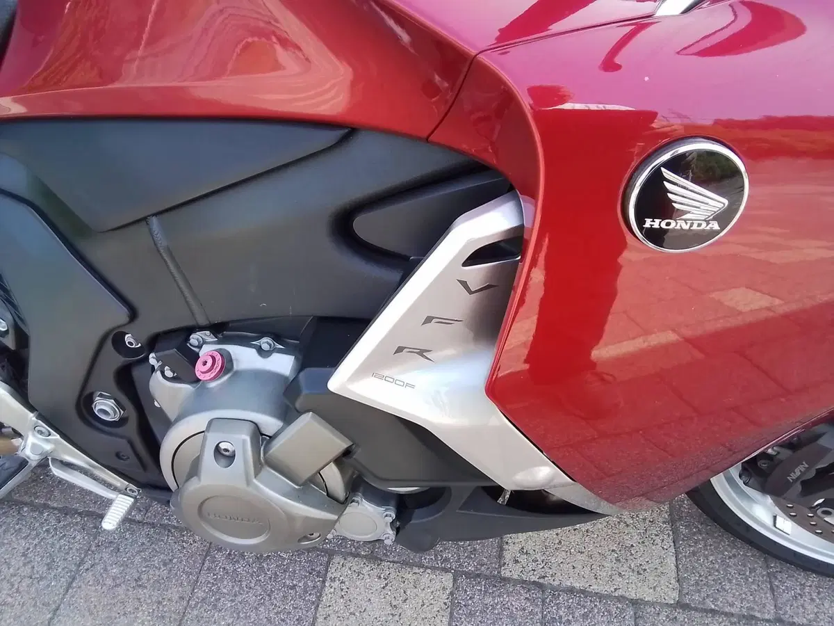 Honda VFR 1200 F DCT ABS (2010 - 16) (5)