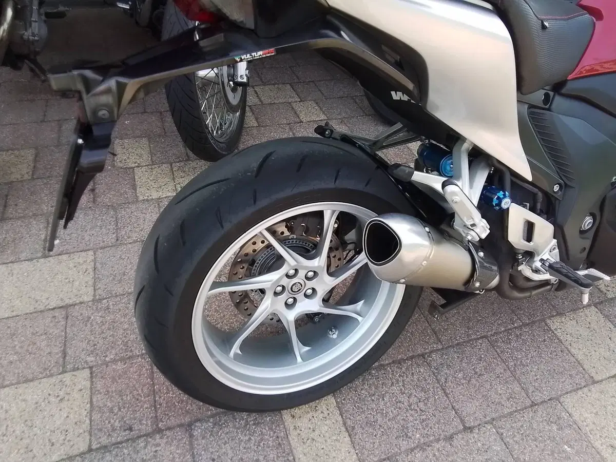 Honda VFR 1200 F DCT ABS (2010 - 16) (6)