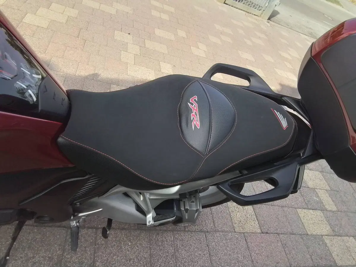 Honda VFR 1200 F DCT ABS (2010 - 16) (10)