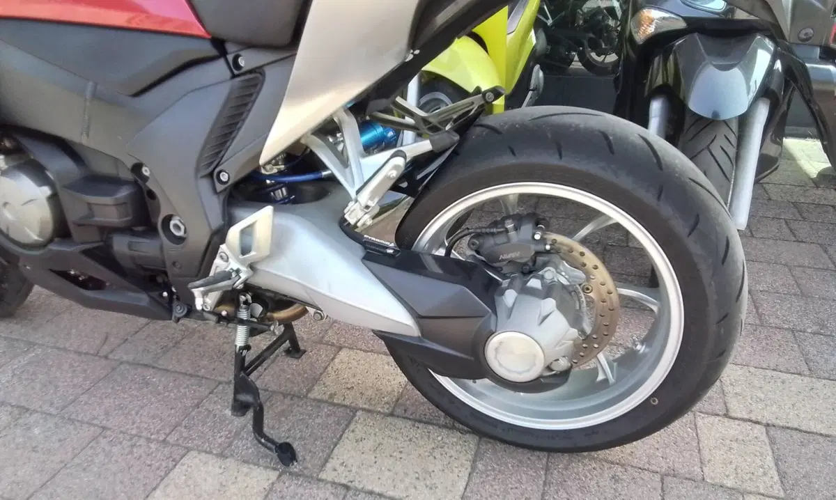 Honda VFR 1200 F DCT ABS (2010 - 16) (17)