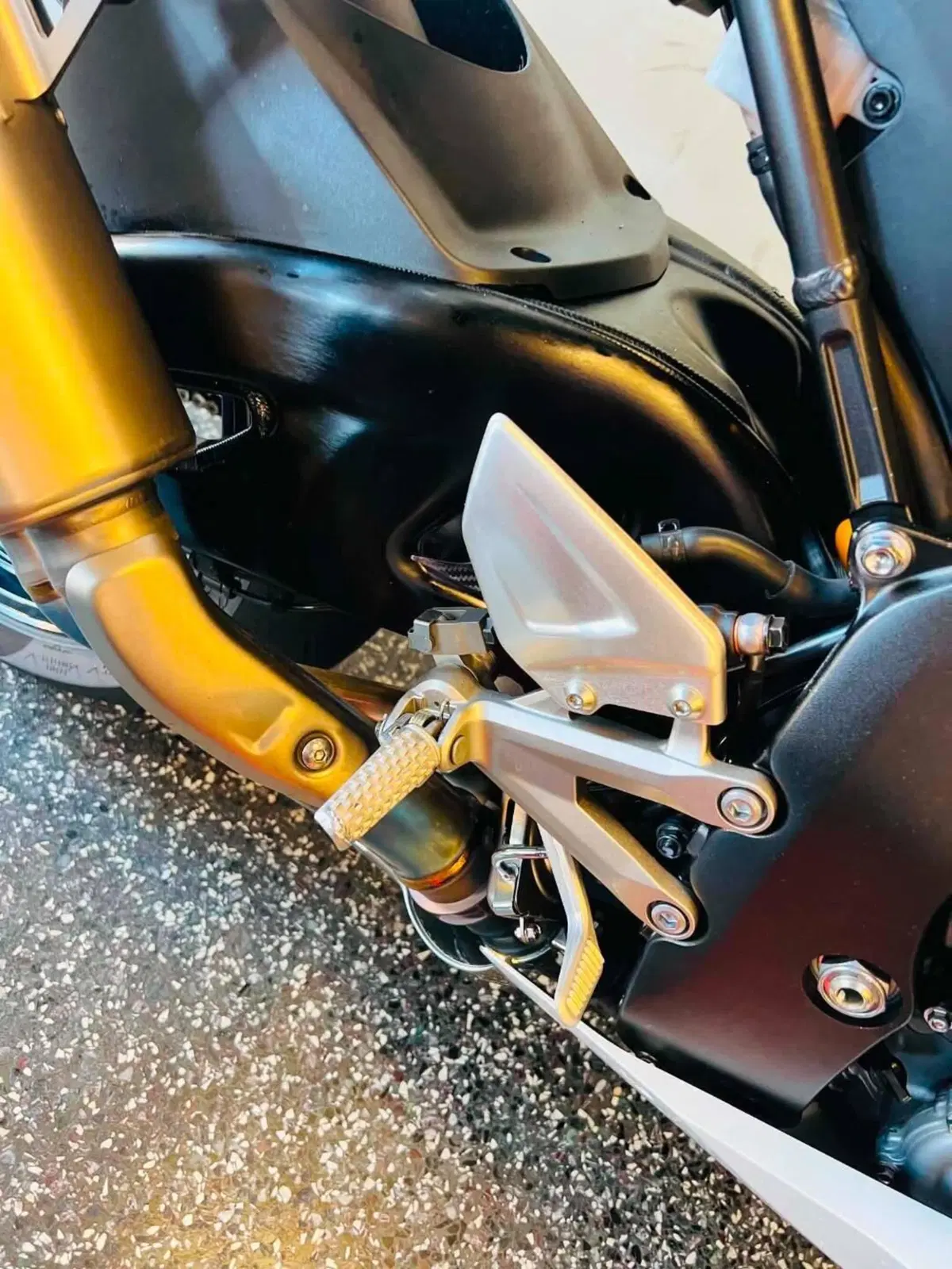 Honda CBR 1000 RR-R Fireblade SP 30th Anniversary (2022 - 23) (3)