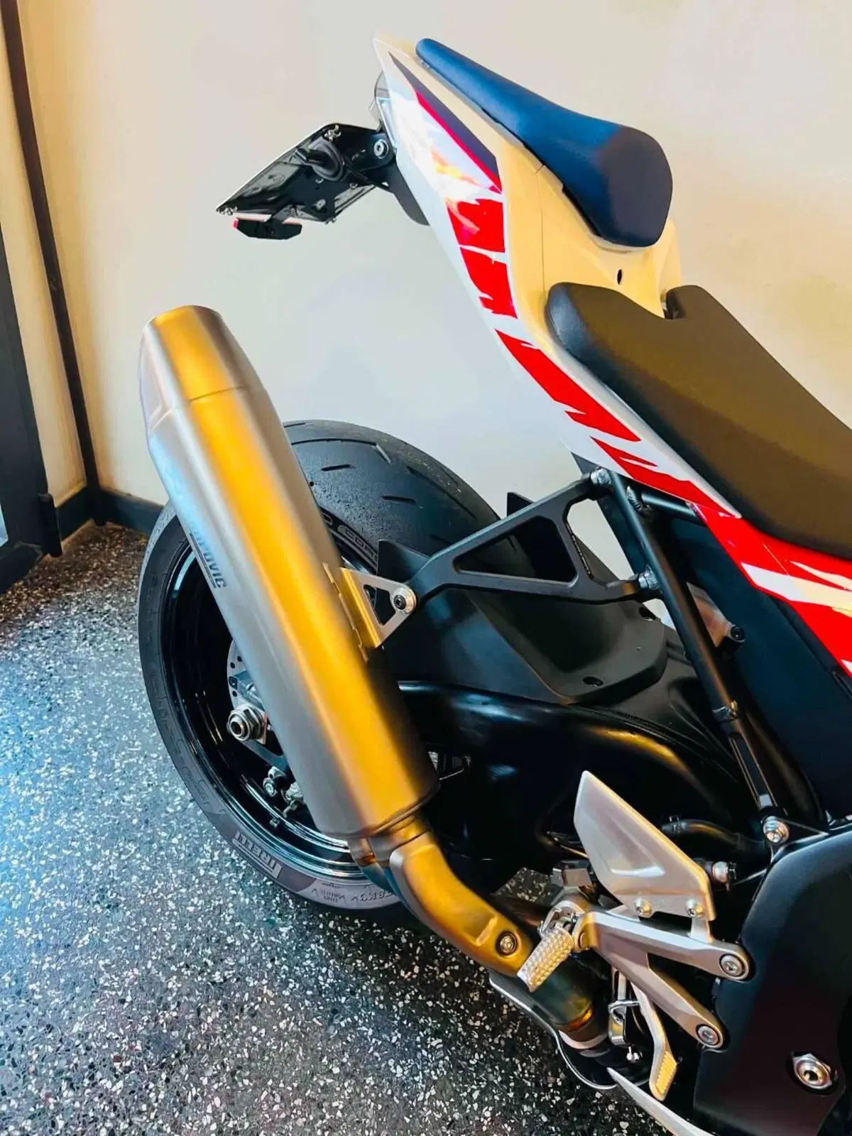 Honda CBR 1000 RR-R Fireblade SP 30th Anniversary (2022 - 23) (4)