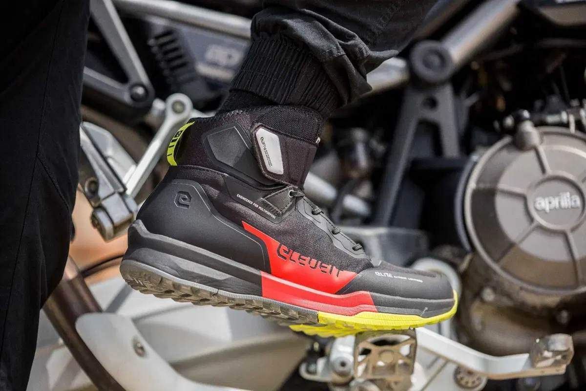 Nuovo look per Eleveit Stratos E-Dry (12)