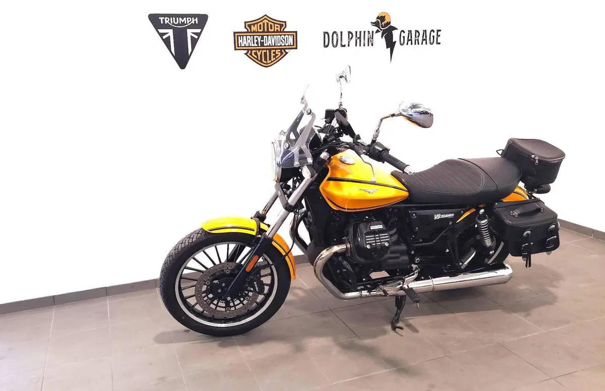 Moto Guzzi V9 Roamer (2016 - 18) (9)