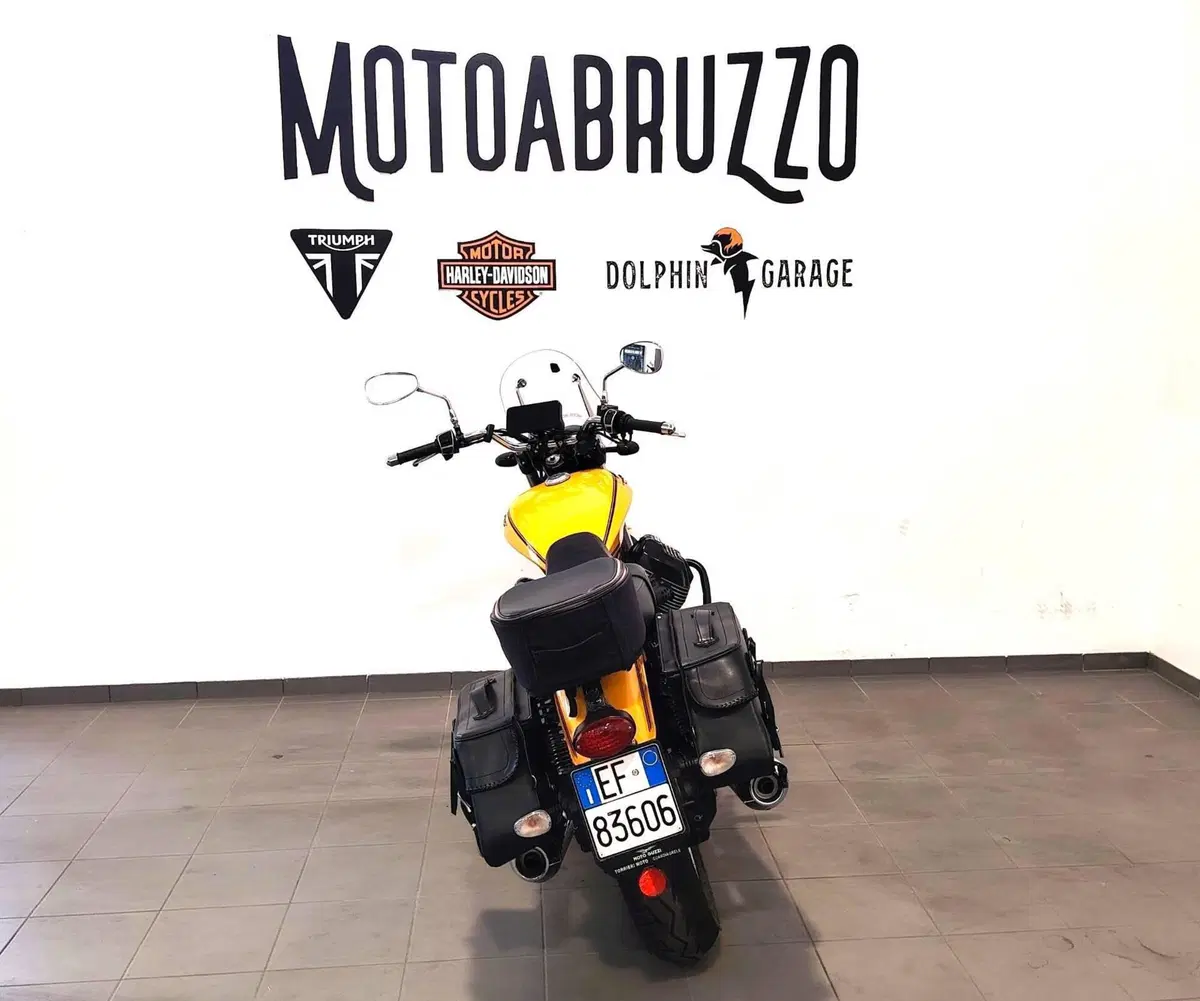 Moto Guzzi V9 Roamer (2016 - 18) (11)