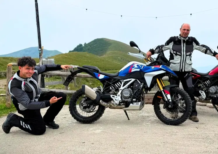 Due generazioni, una moto: BMW F 450 GS unisce nella voglia d'avventura [VIDEO]