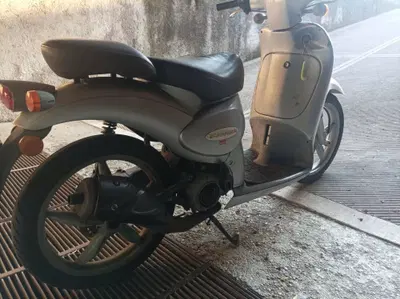 Aprilia Scarabeo 50 De Luxe (1997 - 99) usata