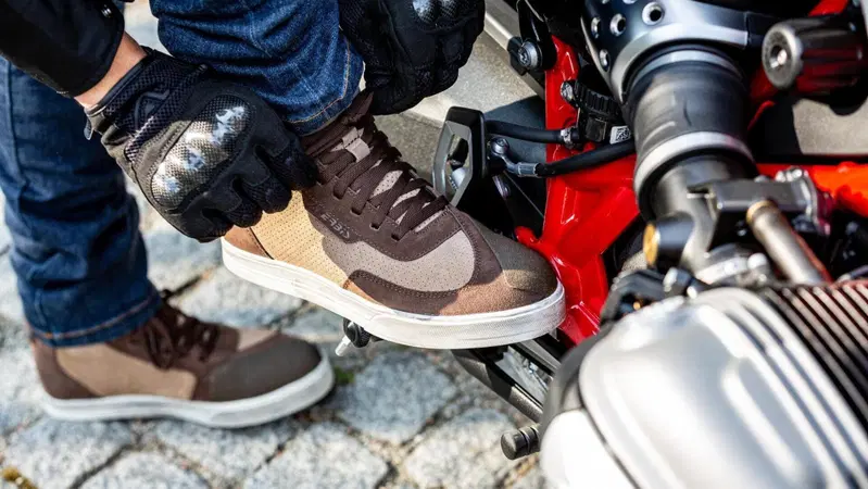 Acerbis presenta la famiglia di calzature Velocity