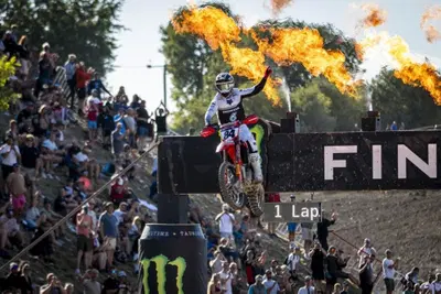 Foxhills torna nel Mondiale e stravolge la MXGP: Herlings domina, Lucas Coenen si ferma [VIDEO]