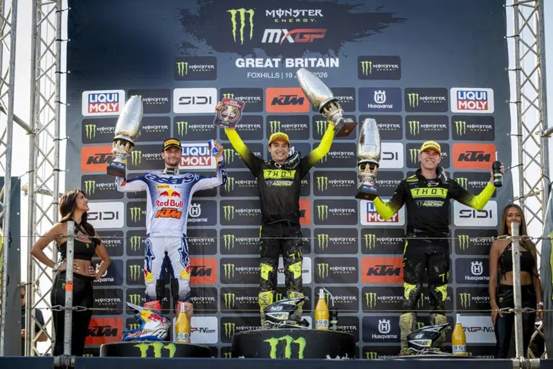 Il podio della MX2. Da sinistra Langenfelder, Farres e Mc Lellan