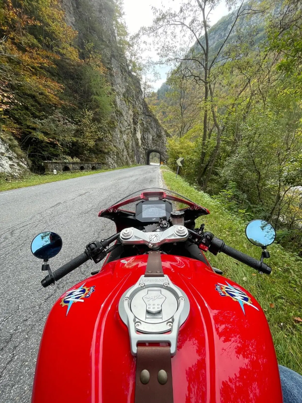 MV Agusta Superveloce 800 (2021 - 25) (6)